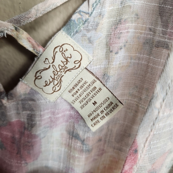 Eyelash Couture Semi-Sheer Watercolor Floral Sleeveless Buttonfront Top-Size M - Picture 3 of 6